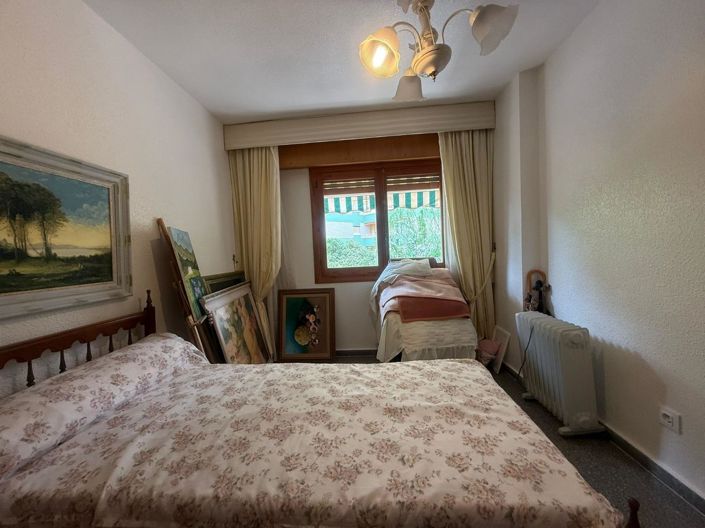 Image No.33-3 Bed Flat for sale