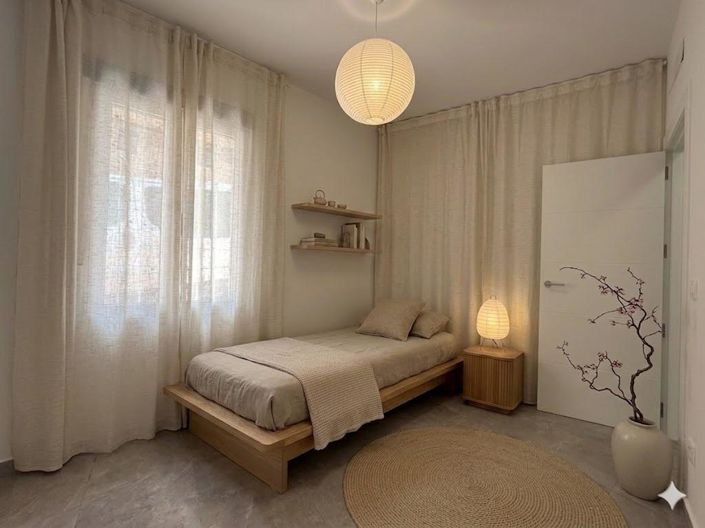 Image No.25-2 Bed House for sale