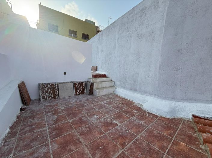 Image No.37-2 Bed House for sale