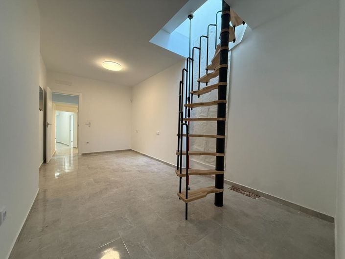 Image No.39-2 Bed House for sale