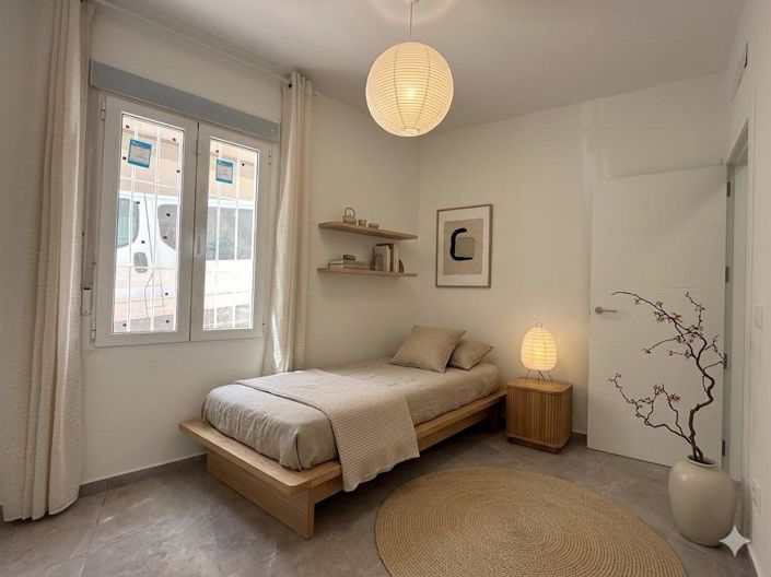 Image No.7-2 Bed House for sale