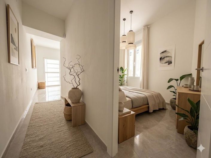 Image No.9-2 Bed House for sale