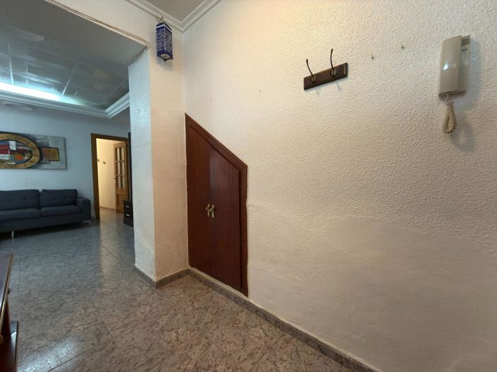 Image No.24-4 Bed Flat for sale