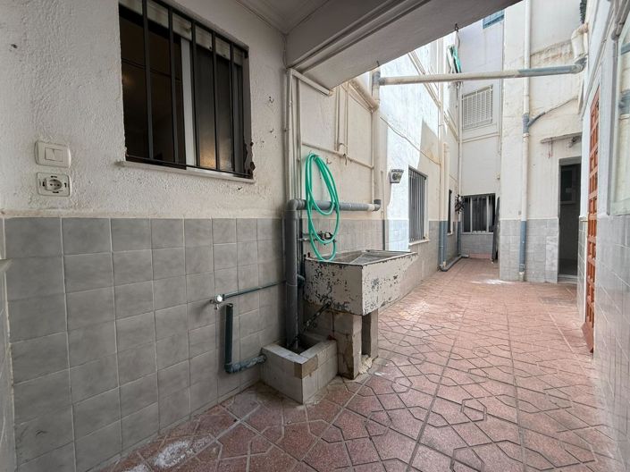 Image No.4-4 Bed Flat for sale