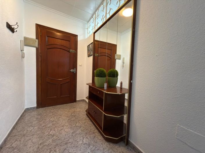 Image No.46-4 Bed Flat for sale