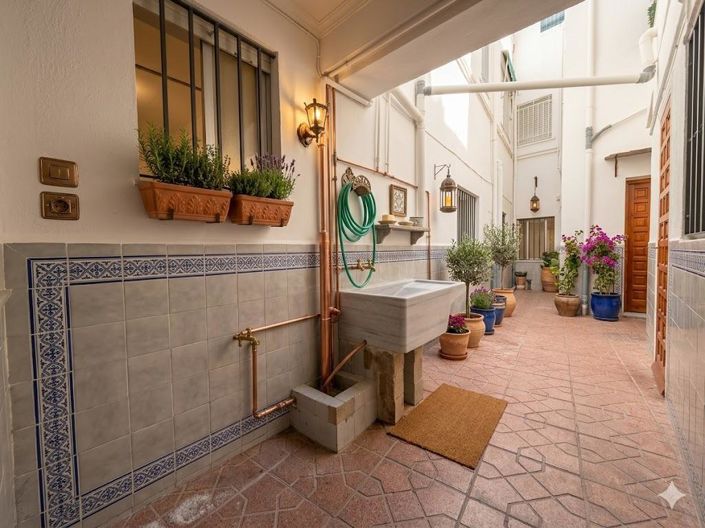 Image No.5-4 Bed Flat for sale