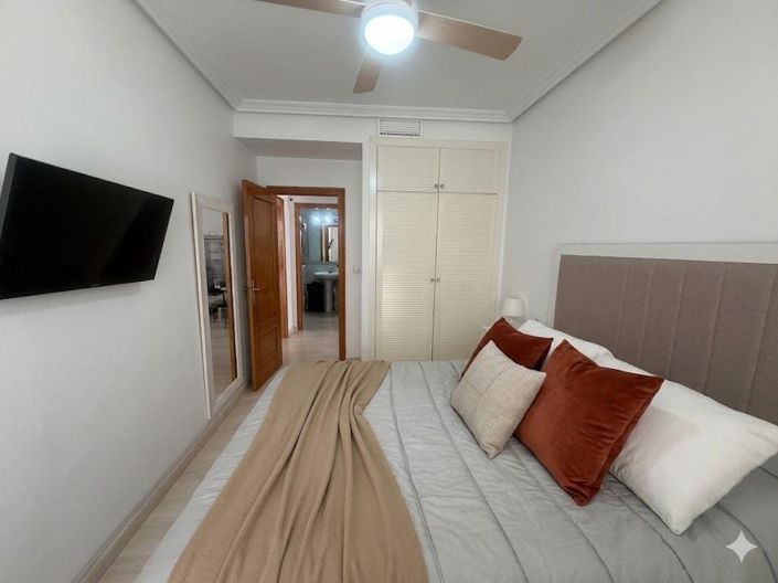 Image No.21-3 Bed Property for sale