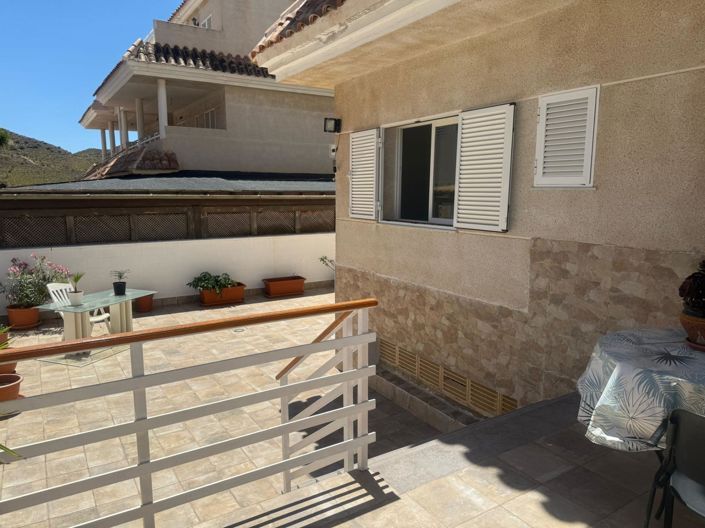 Image No.42-3 Bed Property for sale