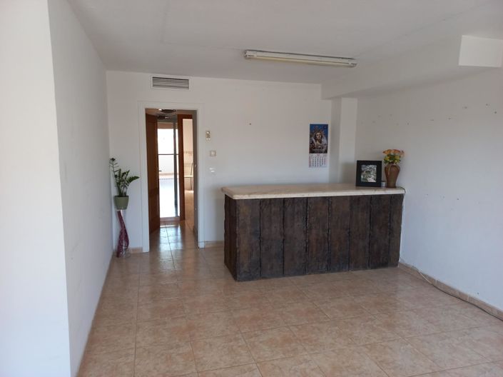 Image No.10-4 Bed Townhouse for sale