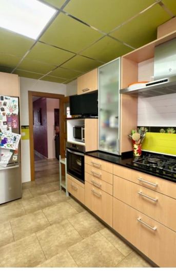 Image No.12-3 Bed Flat for sale