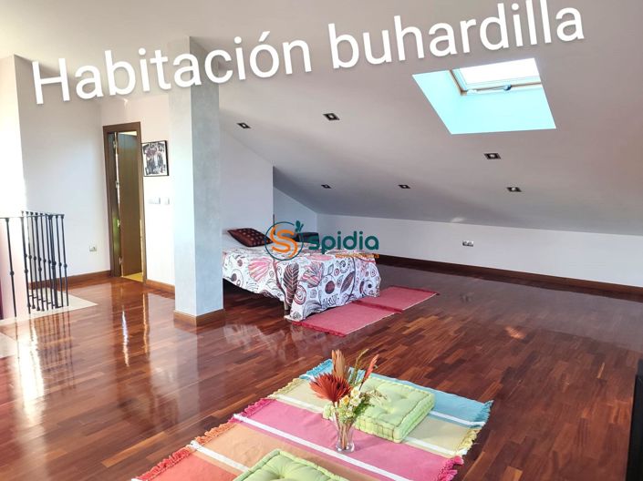Image No.11-3 Bed Country House for sale