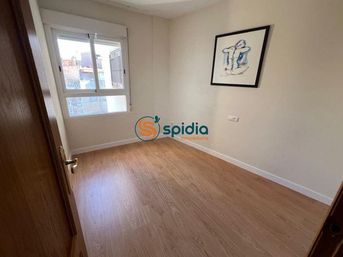 Image No.14-3 Bed Flat for sale