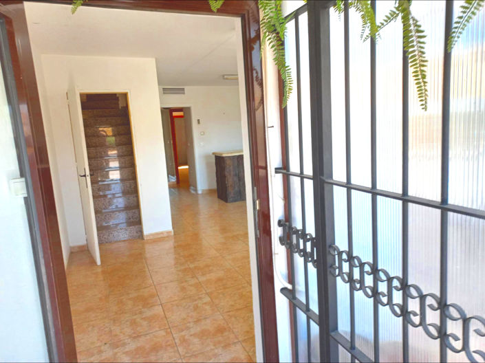 Image No.4-4 Bed Townhouse for sale