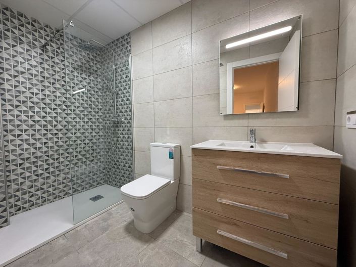 Image No.16-2 Bed House for sale