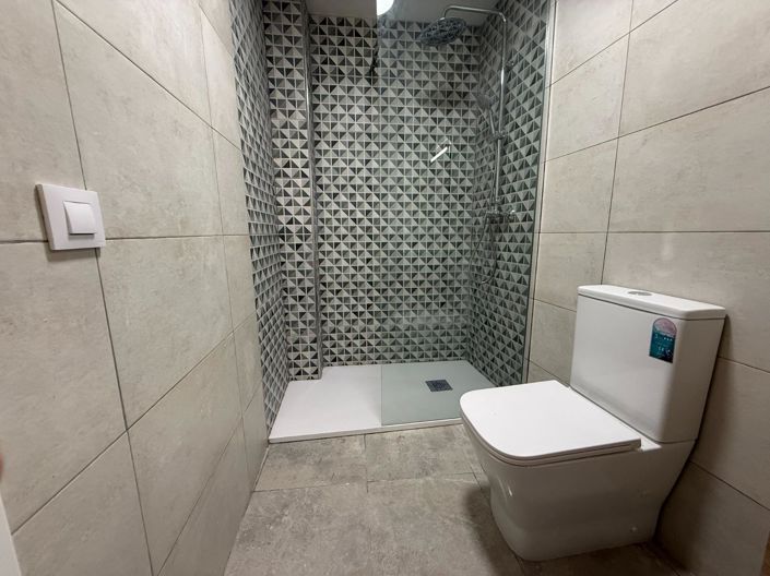 Image No.17-2 Bed House for sale