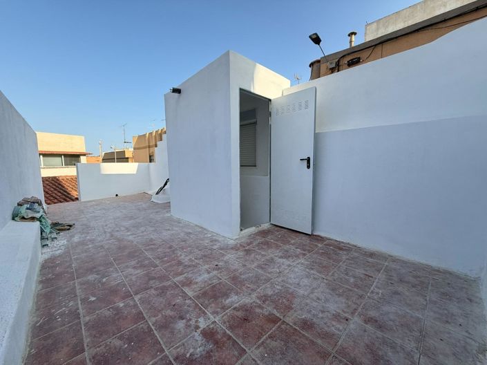 Image No.18-2 Bed House for sale