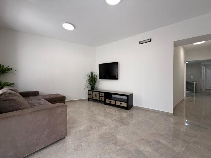Image No.2-2 Bed House for sale