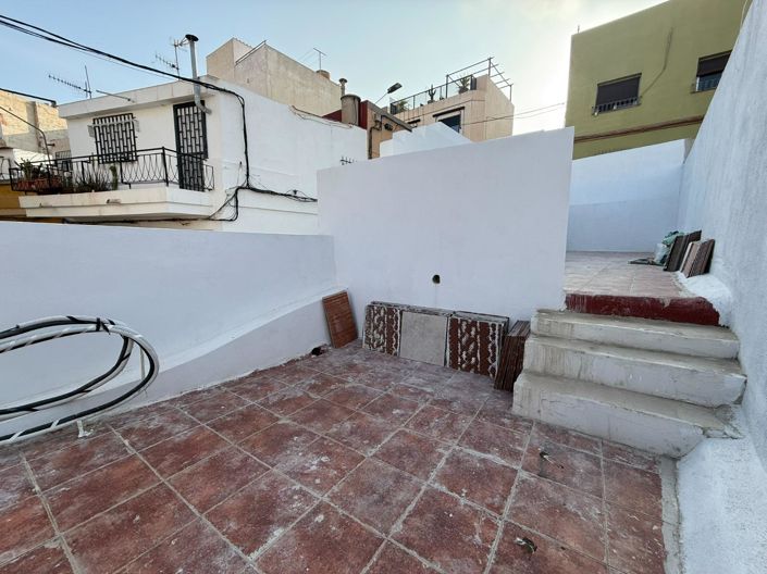 Image No.21-2 Bed House for sale