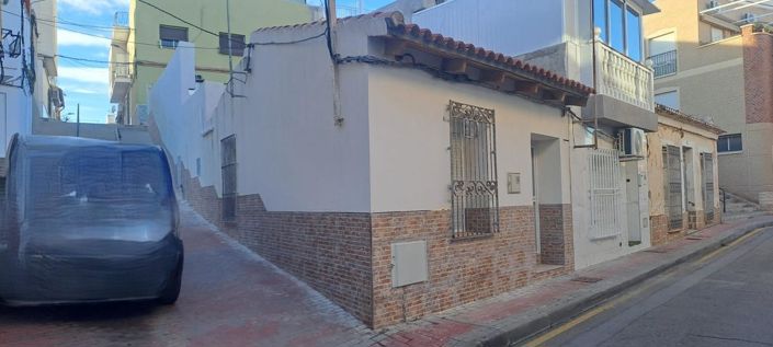 Image No.32-2 Bed House for sale