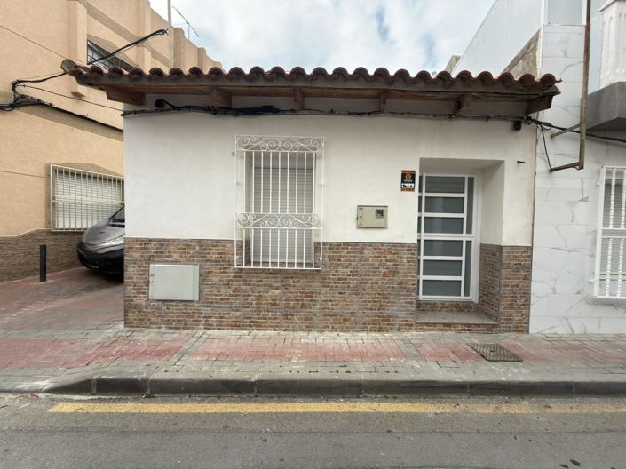 Image No.33-2 Bed House for sale