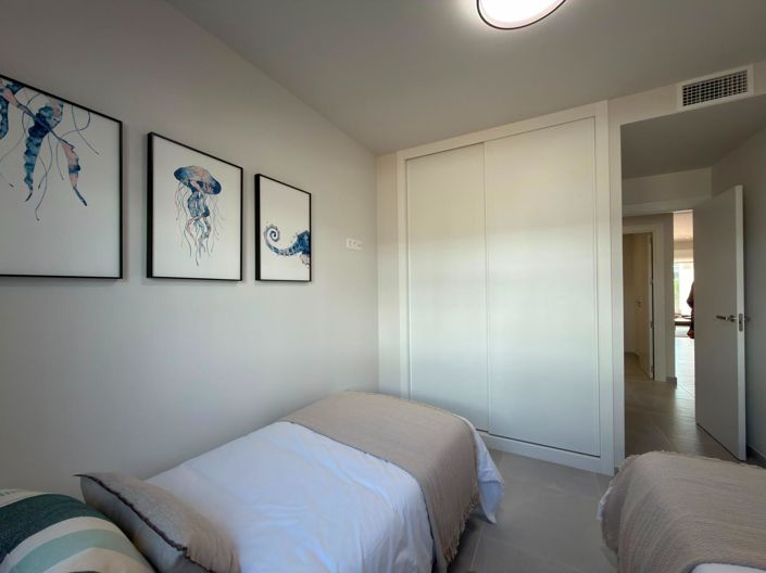 Image No.21-2 Bed Bungalow for sale