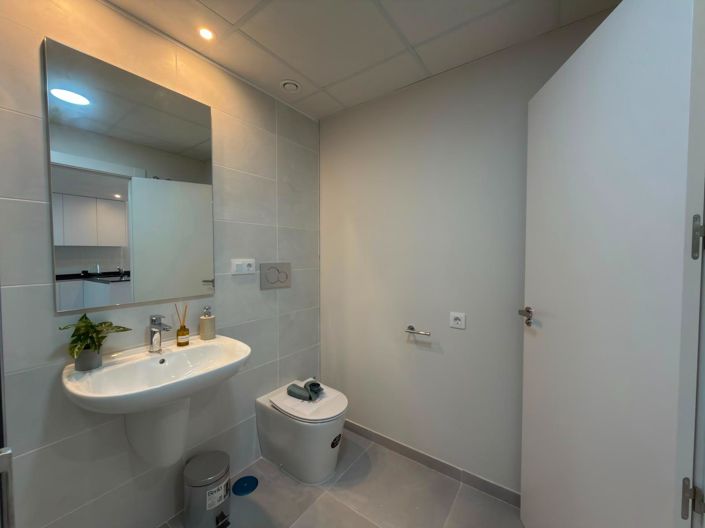 Image No.20-1 Bed Bungalow for sale