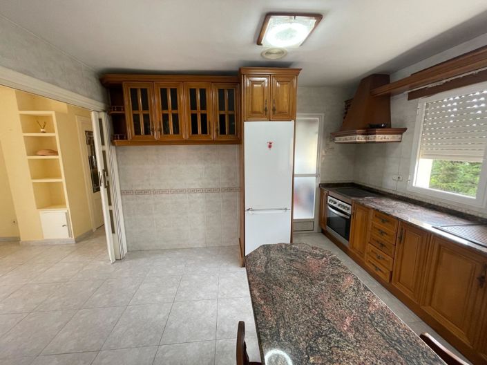 Image No.10-3 Bed Flat for sale