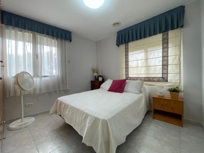 Image No.18-3 Bed Flat for sale