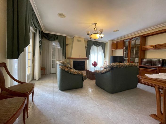 Image No.8-3 Bed Flat for sale