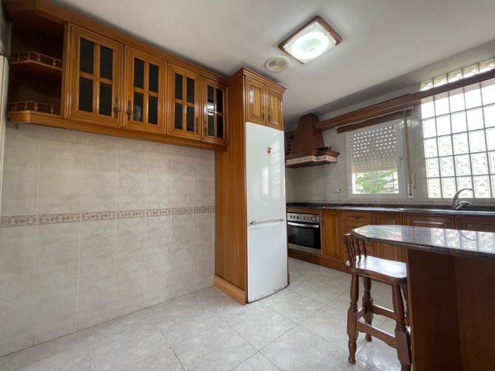 Image No.9-3 Bed Flat for sale
