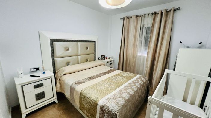 Image No.12-2 Bed Property for sale