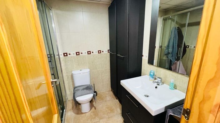 Image No.18-2 Bed Property for sale
