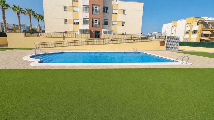 Image No.21-2 Bed Property for sale