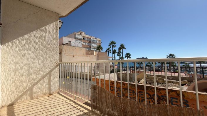 Image No.2-4 Bed Property for sale