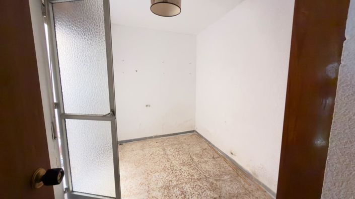 Image No.24-4 Bed Property for sale