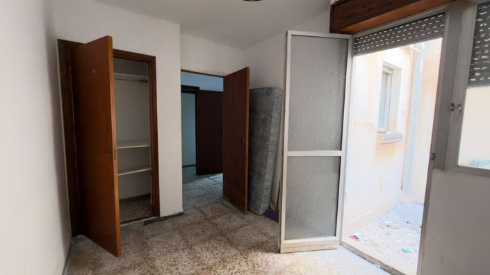 Image No.25-4 Bed Property for sale