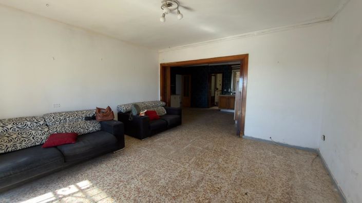 Image No.6-4 Bed Property for sale
