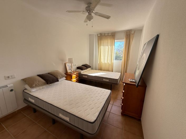 Image No.15-3 Bed Flat for sale