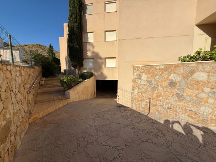 Image No.18-3 Bed Flat for sale