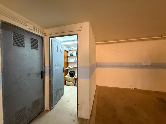 Image No.24-3 Bed Flat for sale