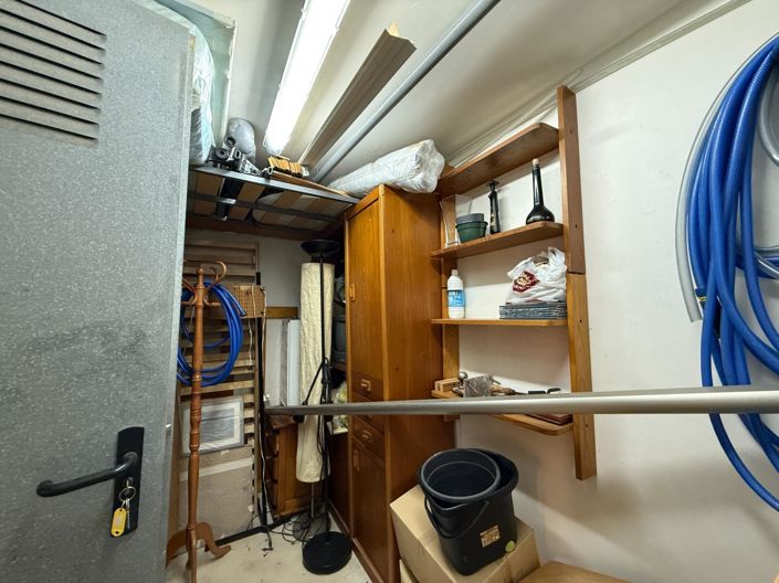 Image No.25-3 Bed Flat for sale