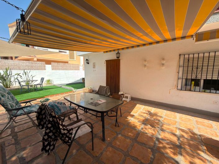 Image No.13-4 Bed Townhouse for sale