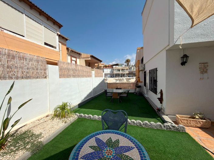 Image No.15-4 Bed Townhouse for sale