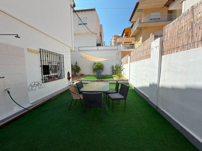 Image No.16-4 Bed Townhouse for sale