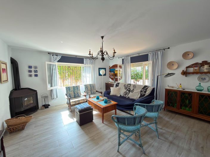 Image No.20-4 Bed Townhouse for sale