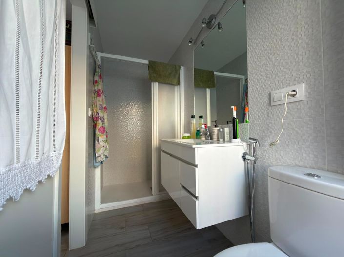 Image No.28-4 Bed Townhouse for sale