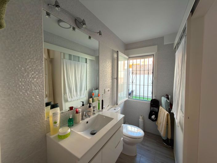 Image No.29-4 Bed Townhouse for sale