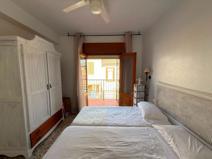 Image No.42-4 Bed Townhouse for sale