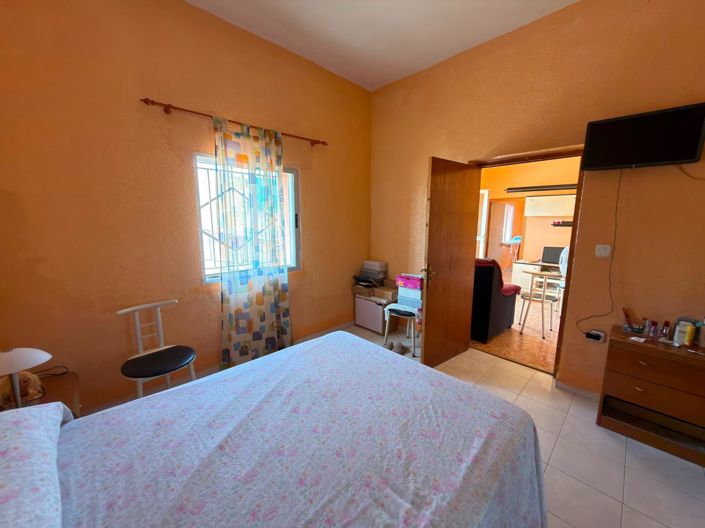 Image No.11-4 Bed Townhouse for sale