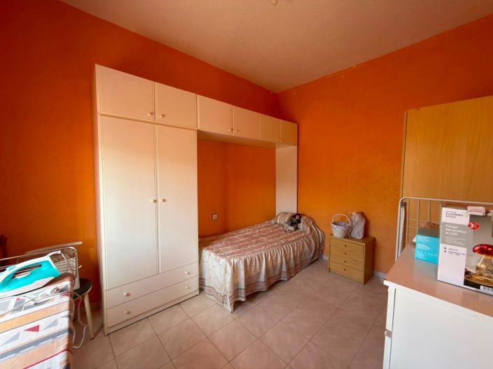 Image No.12-4 Bed Townhouse for sale